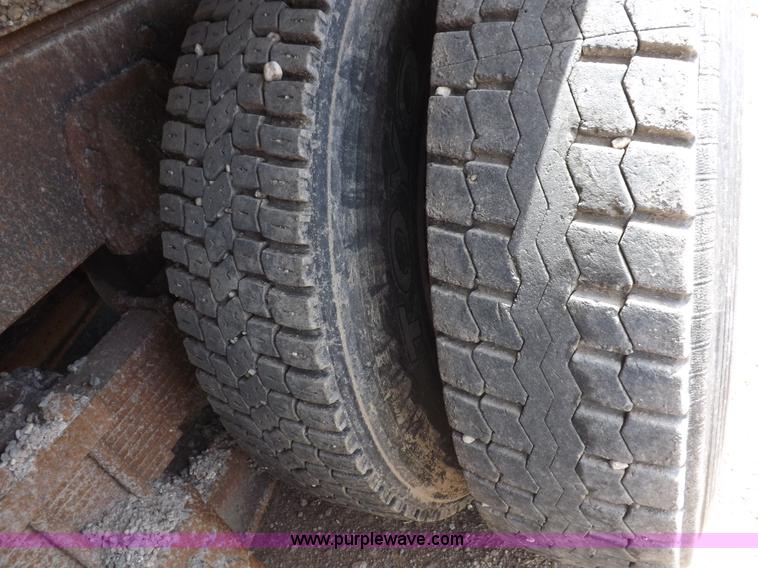 image for item H7191 1988 GMC General dump truck