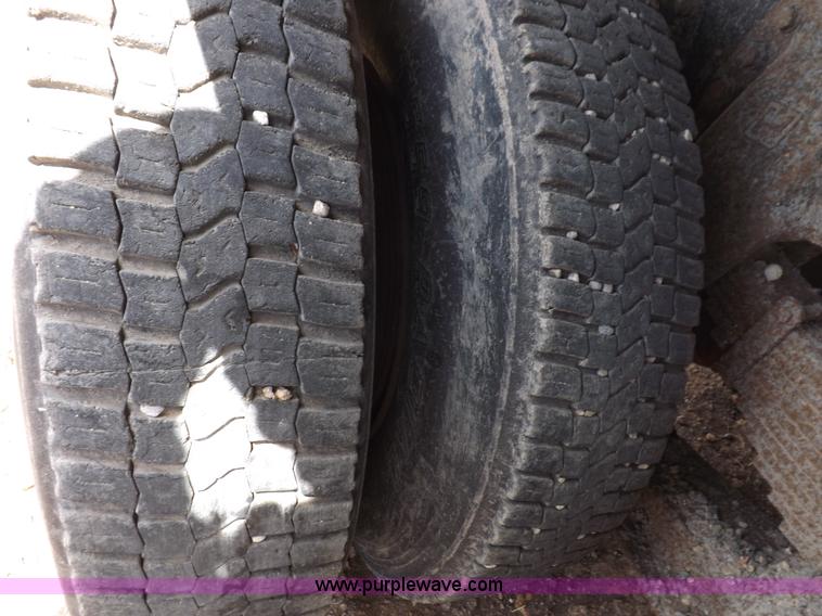 image for item H7191 1988 GMC General dump truck