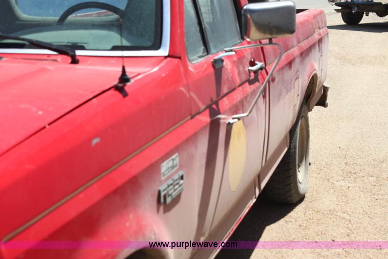 image for item H7494 1996 Ford F250 Heavy Duty XL pickup truck