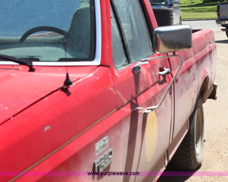 image for item H7494 1996 Ford F250 Heavy Duty XL pickup truck