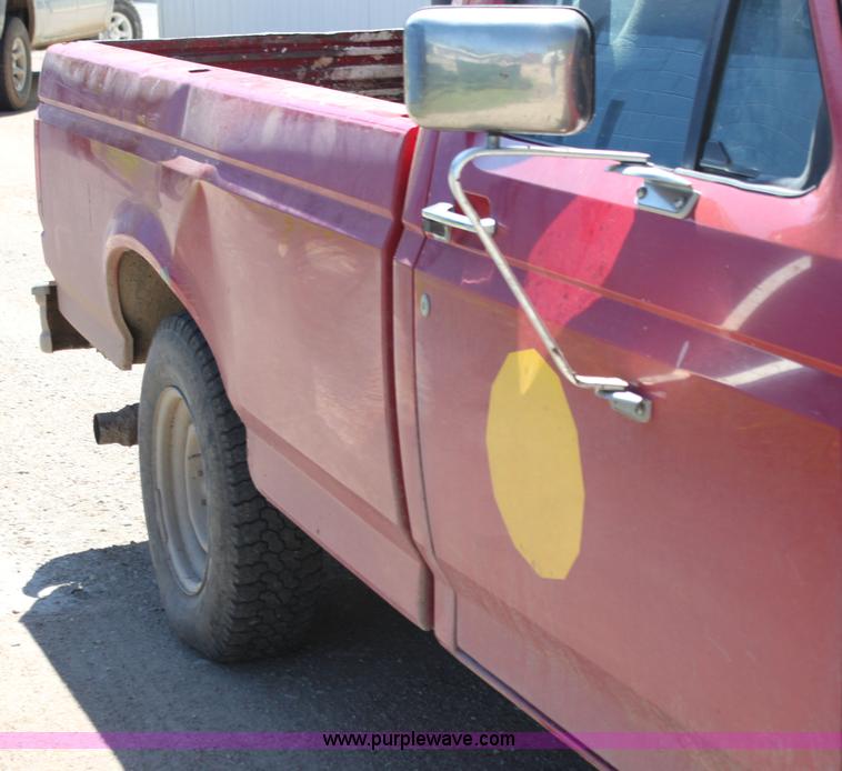 image for item H7494 1996 Ford F250 Heavy Duty XL pickup truck