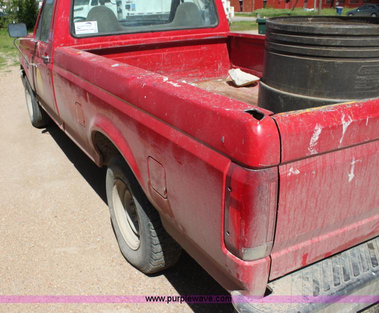 image for item H7494 1996 Ford F250 Heavy Duty XL pickup truck