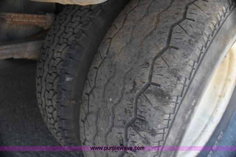 image for item H7495 1982 Ford F350 bucket truck