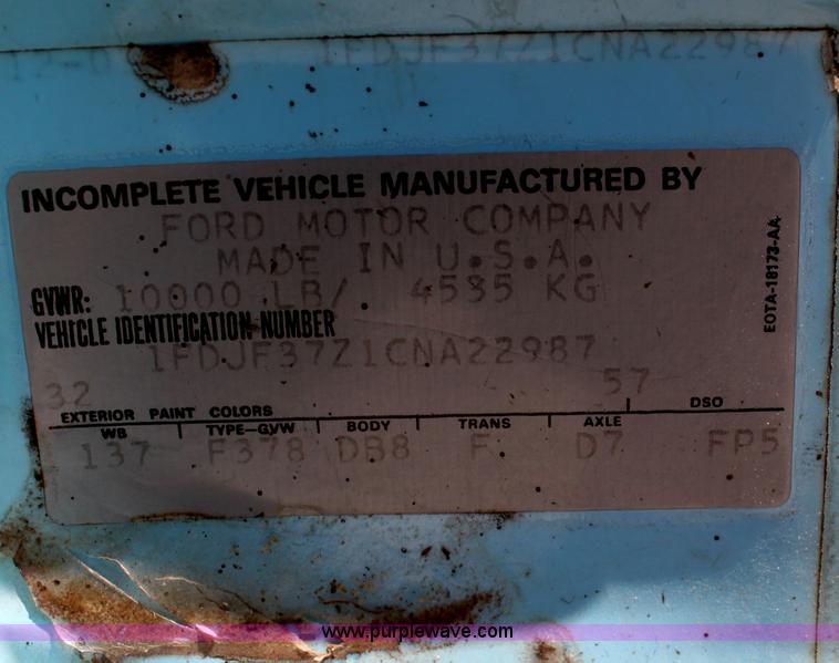 image for item H7495 1982 Ford F350 bucket truck