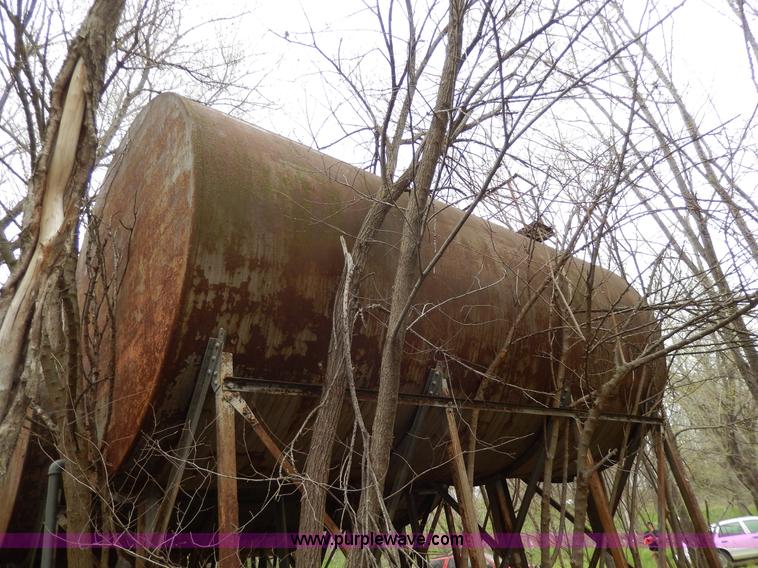 image for item W9874 Fuel tank with stand