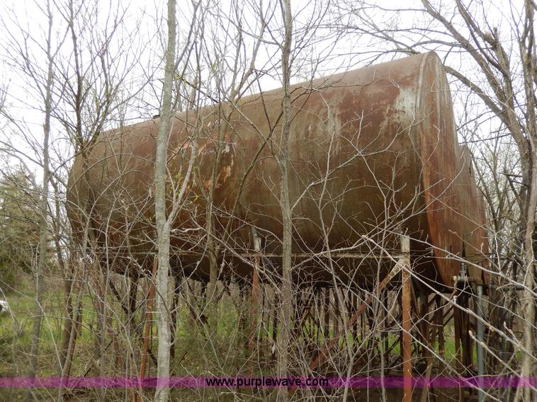 image for item W9874 Fuel tank with stand