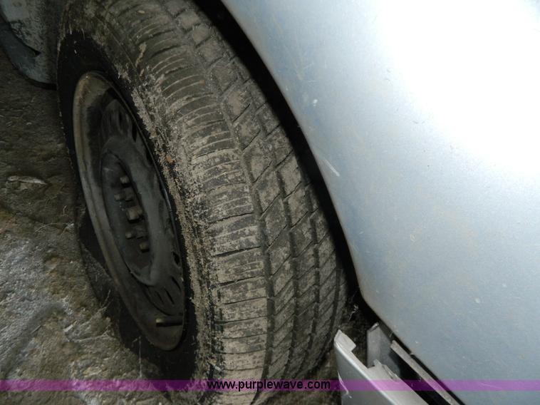 image for item Y9278 1997 Ford Taurus GL