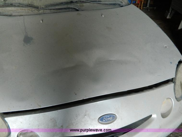 image for item Y9278 1997 Ford Taurus GL