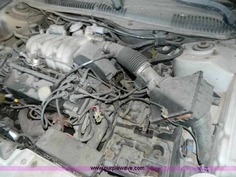 image for item Y9278 1997 Ford Taurus GL
