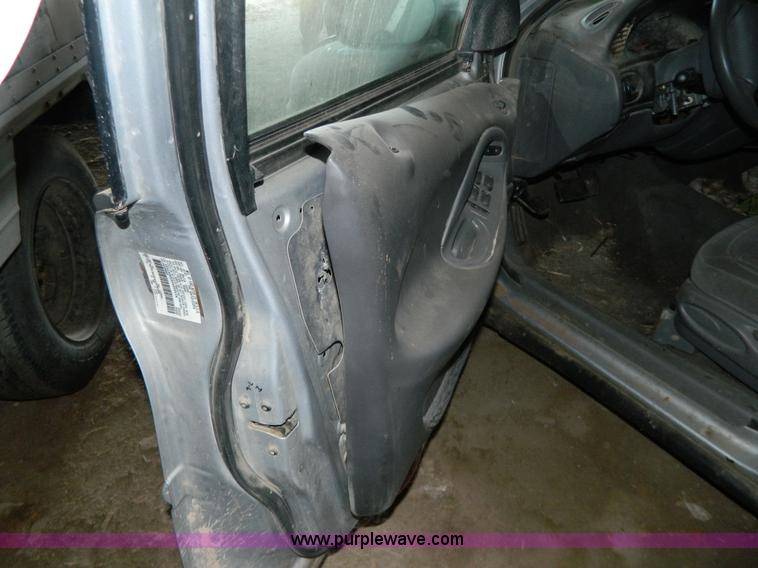 image for item Y9278 1997 Ford Taurus GL