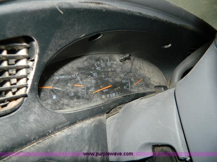 image for item Y9278 1997 Ford Taurus GL