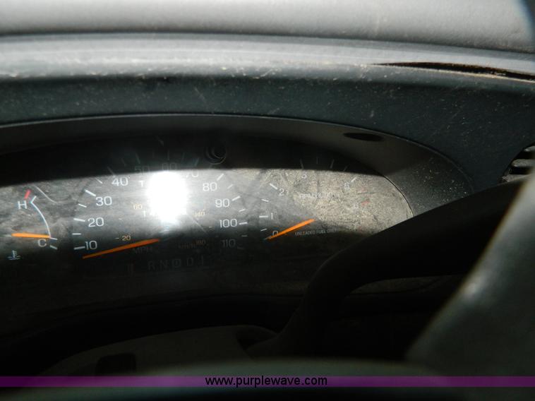 image for item Y9278 1997 Ford Taurus GL