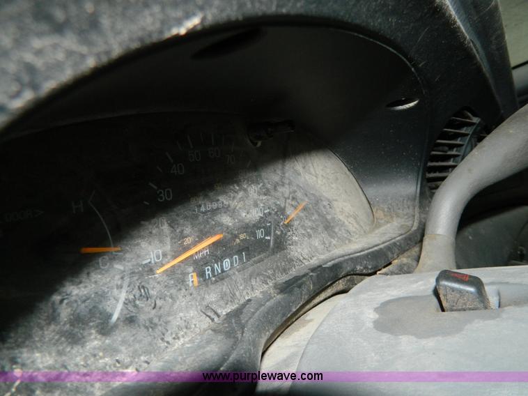 image for item Y9278 1997 Ford Taurus GL