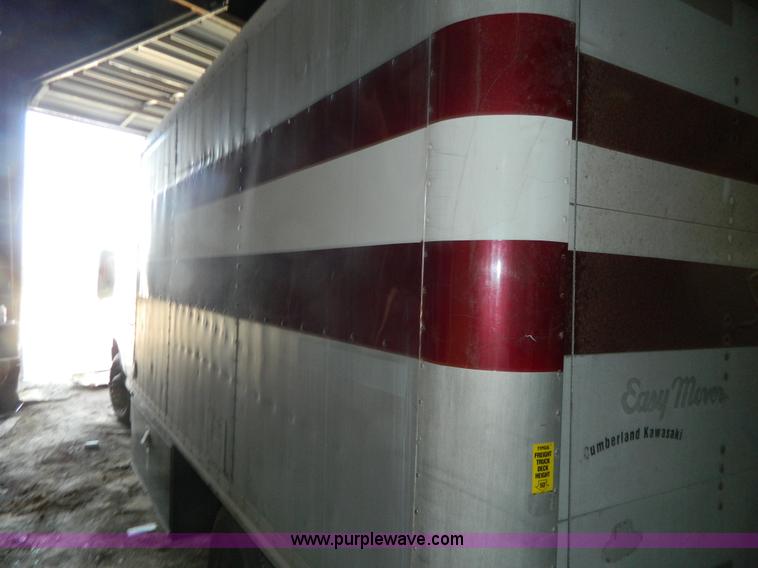 image for item Y9279 1981 Ford F350 box truck