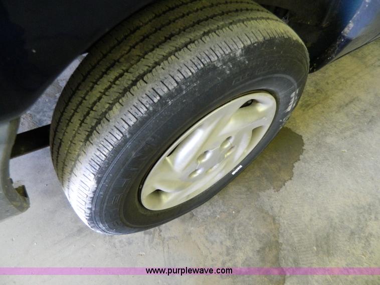 image for item Y9280 2000 Dodge Grand Caravan SE van