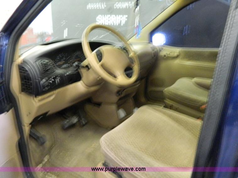 image for item Y9280 2000 Dodge Grand Caravan SE van
