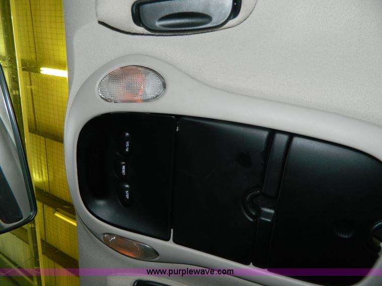 image for item Y9280 2000 Dodge Grand Caravan SE van