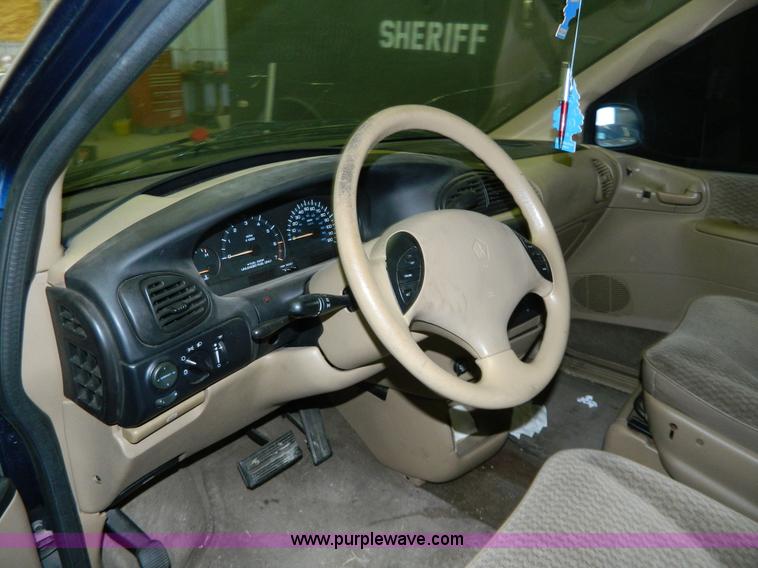 image for item Y9280 2000 Dodge Grand Caravan SE van