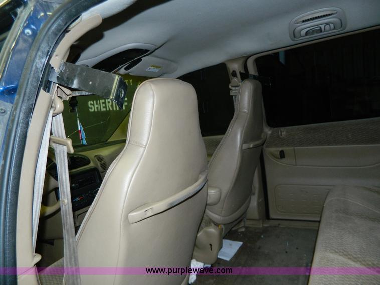 image for item Y9280 2000 Dodge Grand Caravan SE van