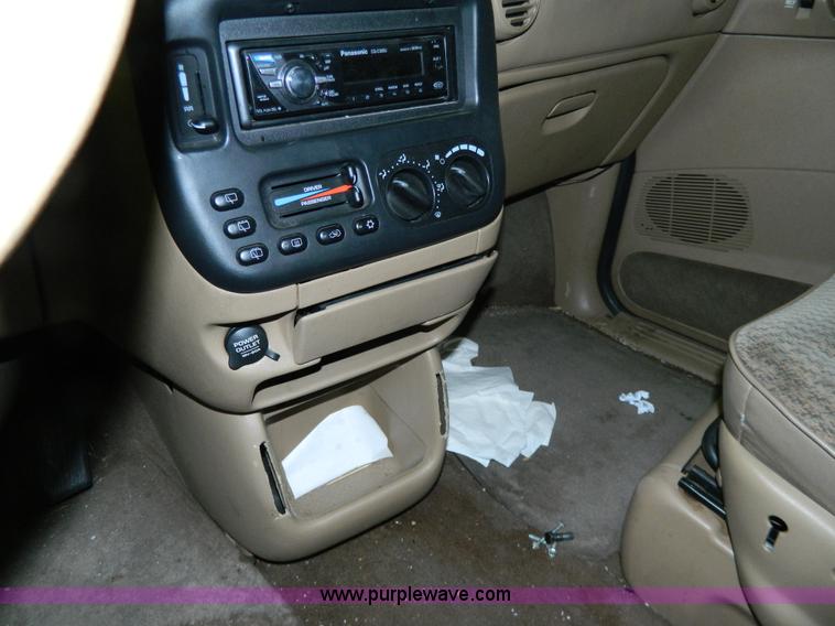 image for item Y9280 2000 Dodge Grand Caravan SE van