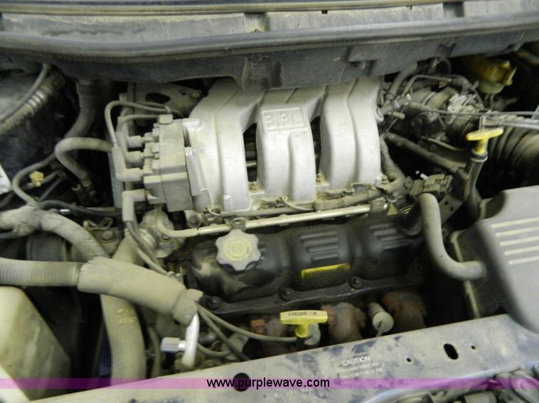 image for item Y9280 2000 Dodge Grand Caravan SE van