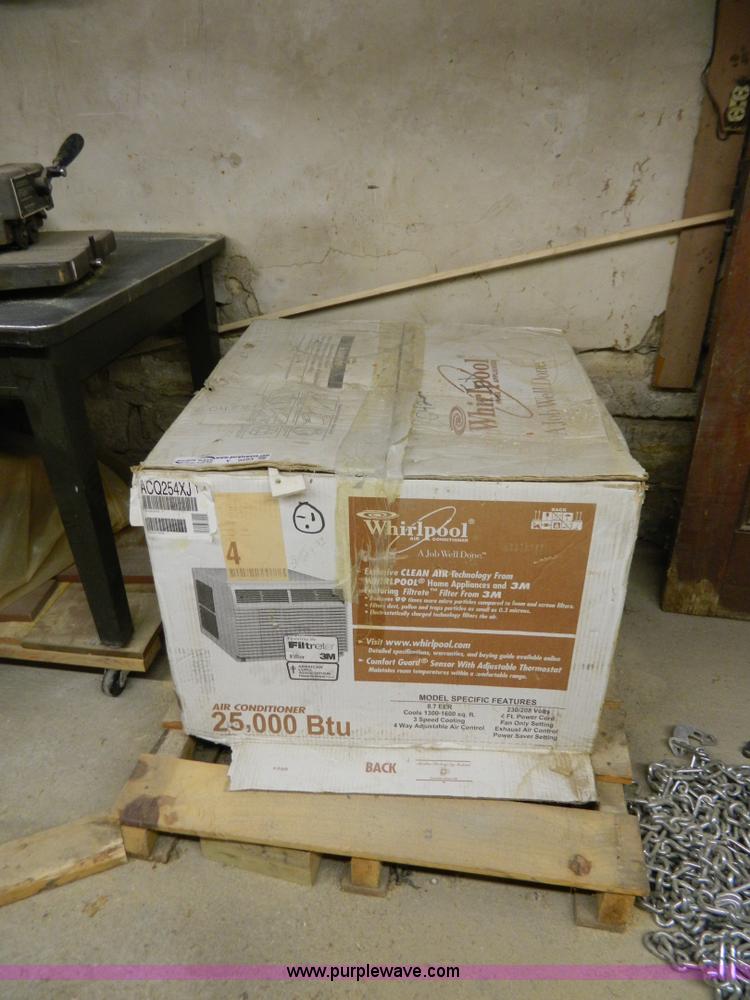 image for item Y9284 Whirlpool window AC unit