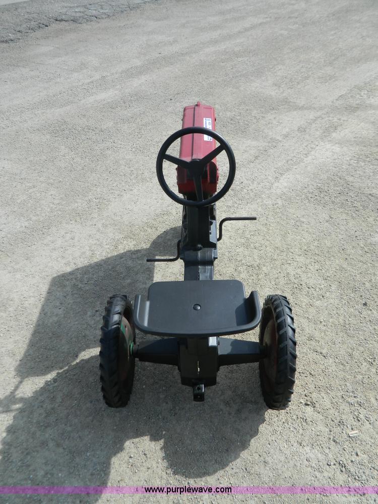 image for item Y9286 Toy pedal tractor