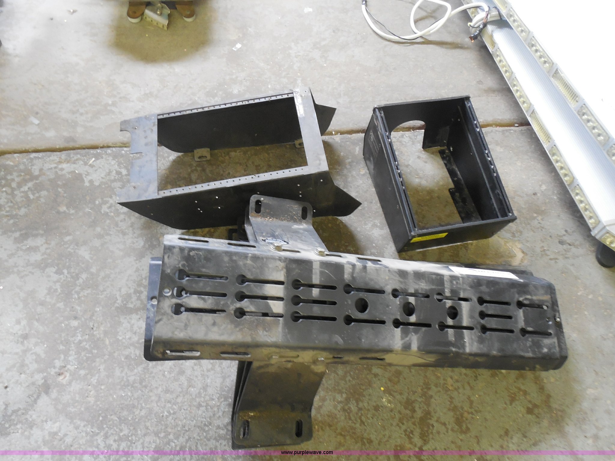 (4) center console mounting brackets in Emporia, KS Item AD9380 sold