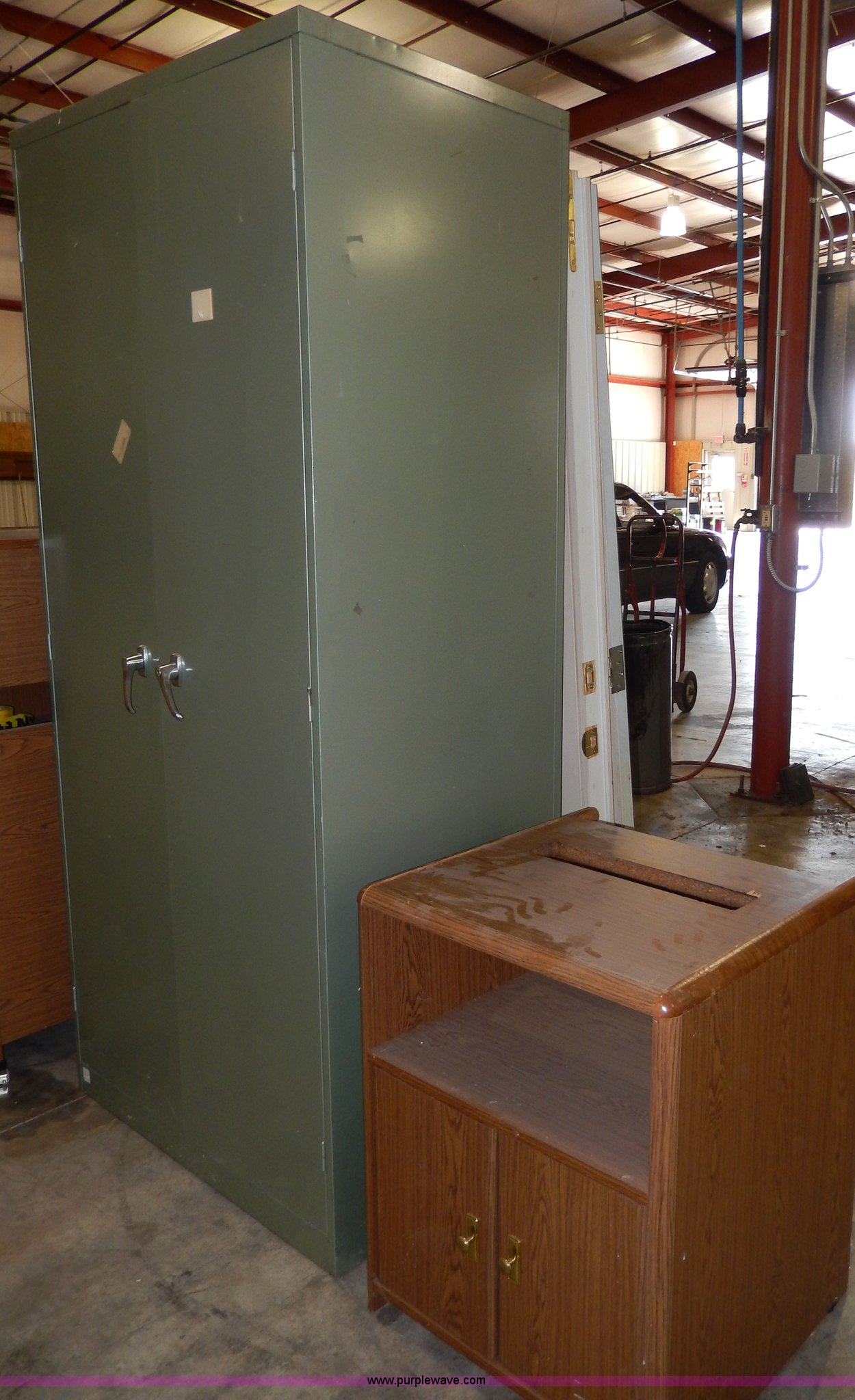 Assorted furniture in Manhattan, KS Item W9753 sold Purple Wave