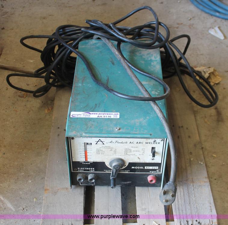 Air Products AC225 arc welder in Wichita, KS Item AH9116 sold