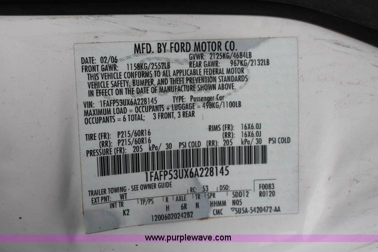 image for item D8178 2006 Ford Taurus SE