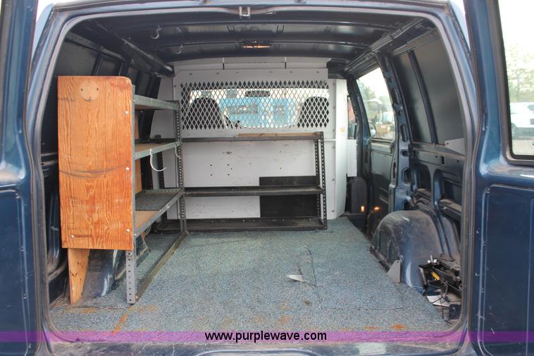 image for item D8179 2000 Chevrolet Astro van