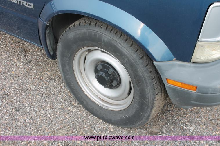 image for item D8179 2000 Chevrolet Astro van