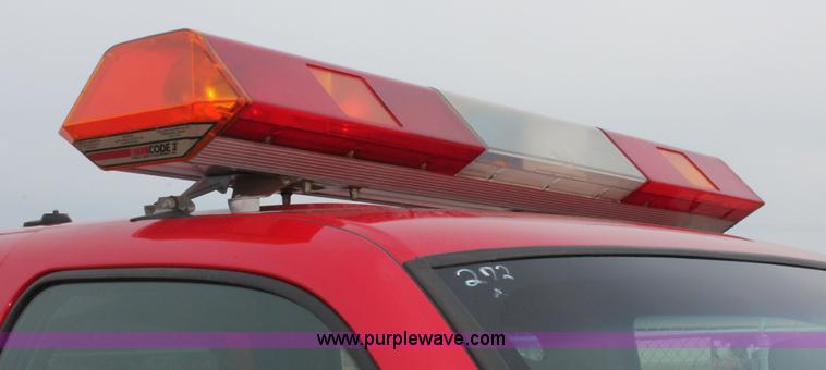 image for item D8180 2001 Chevrolet Silverado 2500HD Crew Cab pickup truck