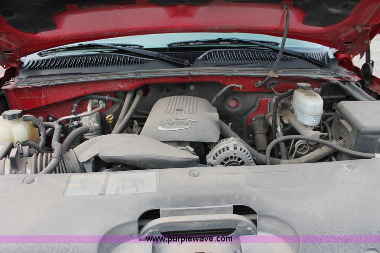 image for item D8181 2006 Chevrolet Silverado 2500HD Crew Cab pickup truck