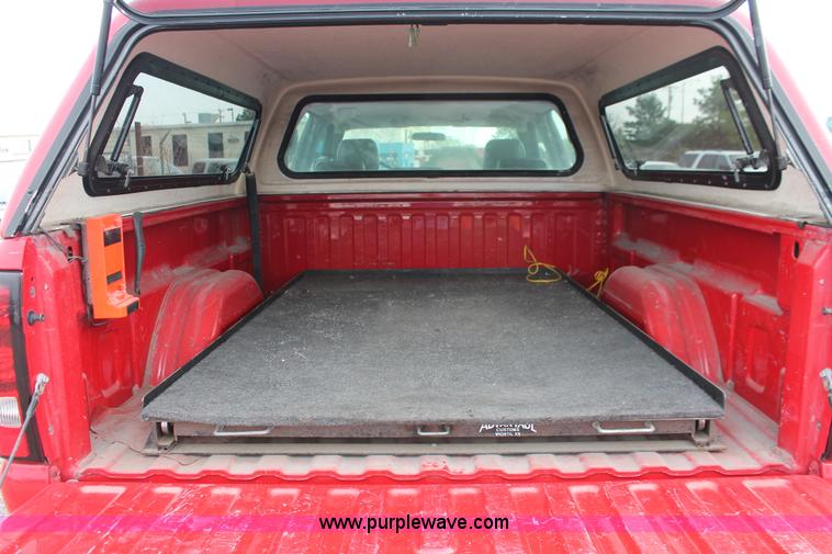 image for item D8181 2006 Chevrolet Silverado 2500HD Crew Cab pickup truck