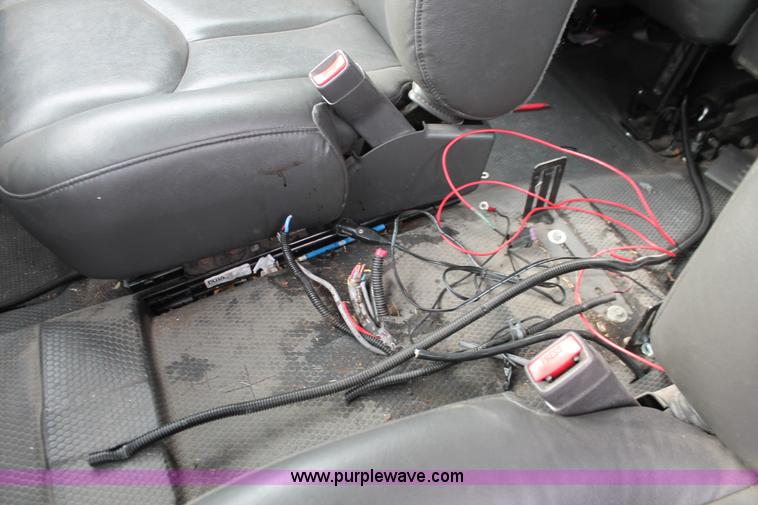 image for item D8183 2005 Chevrolet Silverado 2500HD Crew Cab pickup truck