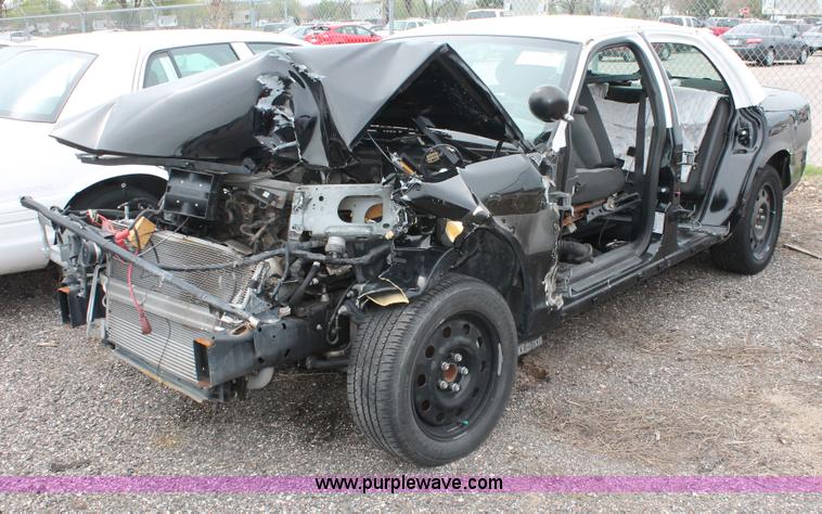 image for item D8185 2010 Ford Crown Victoria Police Interceptor