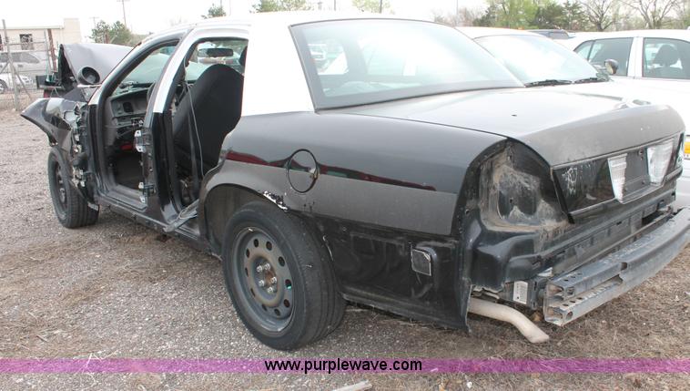 image for item D8185 2010 Ford Crown Victoria Police Interceptor