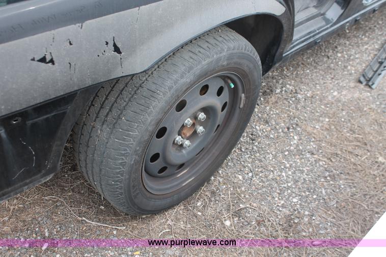 image for item D8185 2010 Ford Crown Victoria Police Interceptor