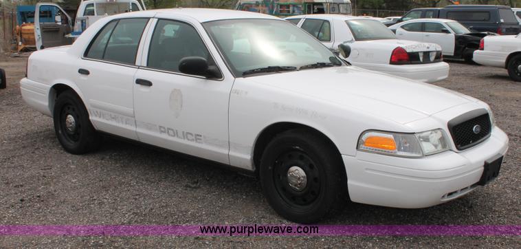 image for item D8186 2006 Ford Crown Victoria Police Interceptor