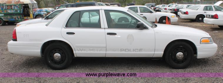 image for item D8186 2006 Ford Crown Victoria Police Interceptor