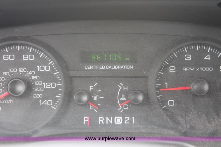 image for item D8186 2006 Ford Crown Victoria Police Interceptor