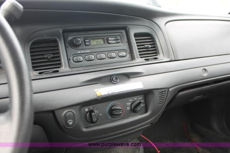 image for item D8186 2006 Ford Crown Victoria Police Interceptor