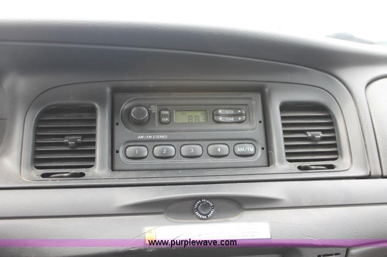 image for item D8186 2006 Ford Crown Victoria Police Interceptor