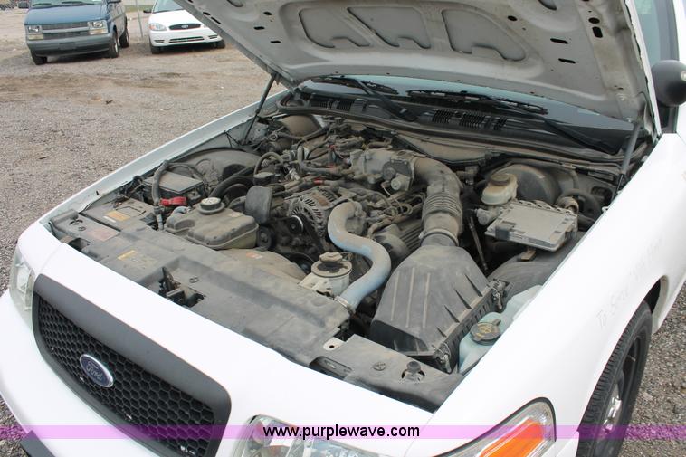image for item D8186 2006 Ford Crown Victoria Police Interceptor