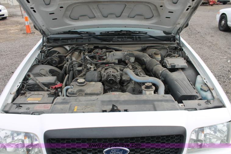 image for item D8186 2006 Ford Crown Victoria Police Interceptor