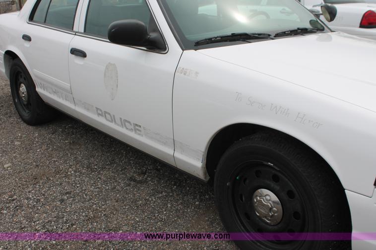 image for item D8186 2006 Ford Crown Victoria Police Interceptor