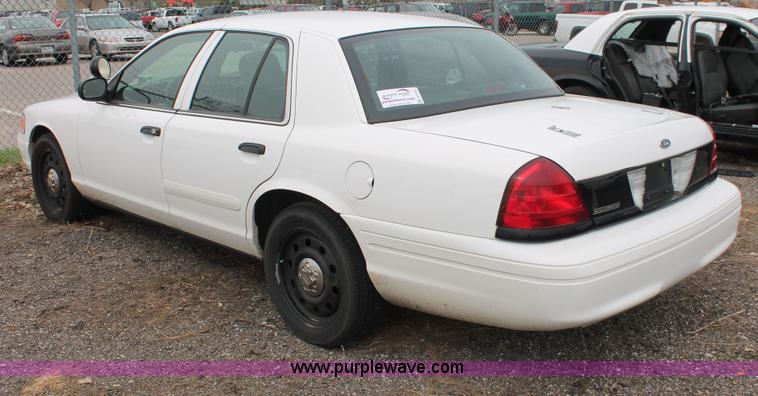 image for item D8187 2006 Ford Crown Victoria Police Interceptor