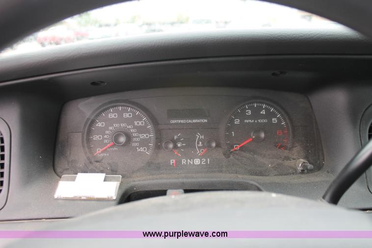 image for item D8187 2006 Ford Crown Victoria Police Interceptor